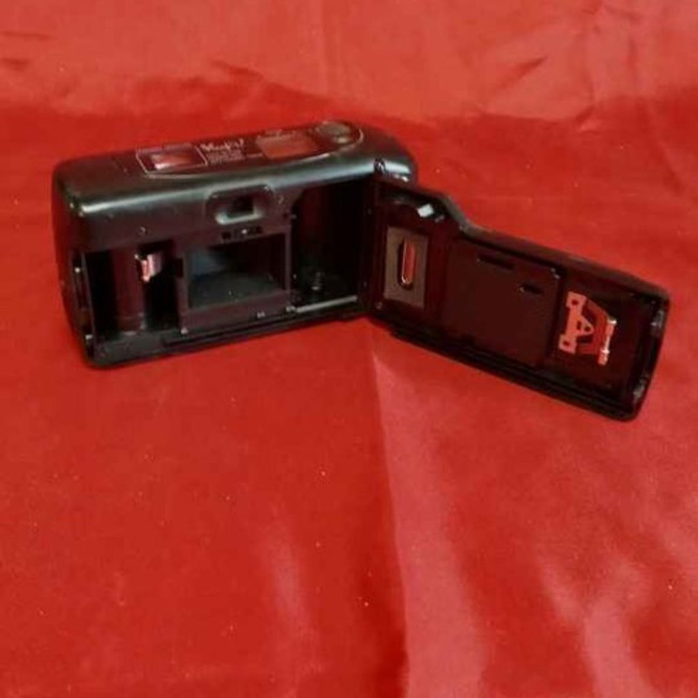 VINTAGE KONICA SOUND SENSITIVE CAMERA RARE 35MM - Picture 2 of 2